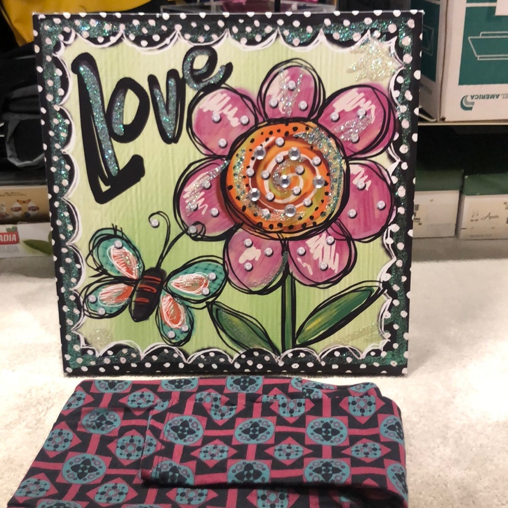 Lularoe leggings hardly worn. Soft like butter!!